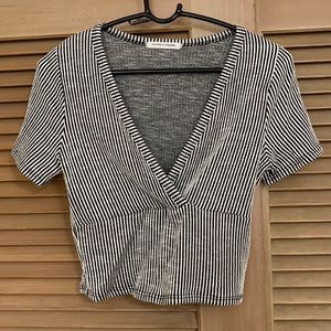 NWOT Vneck crop top white black stripes
